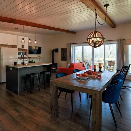 Chalet Woodpecker Lodge - Chaleureux Avec Foyer. Orford Extérieur photo
