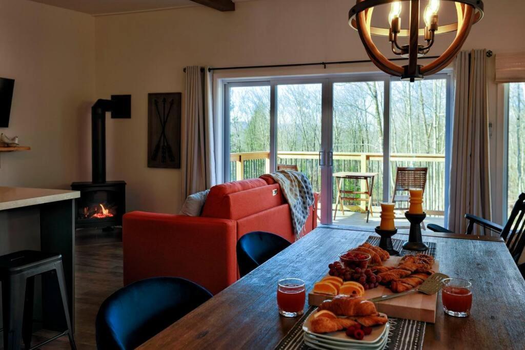 Chalet Woodpecker Lodge - Chaleureux Avec Foyer. Orford Extérieur photo