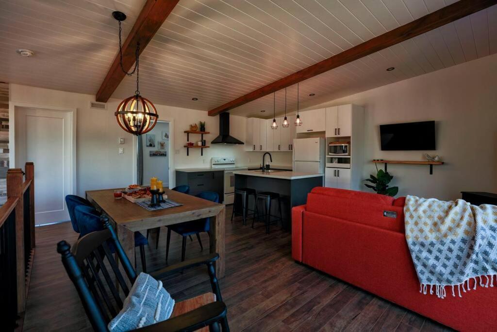 Chalet Woodpecker Lodge - Chaleureux Avec Foyer. Orford Extérieur photo